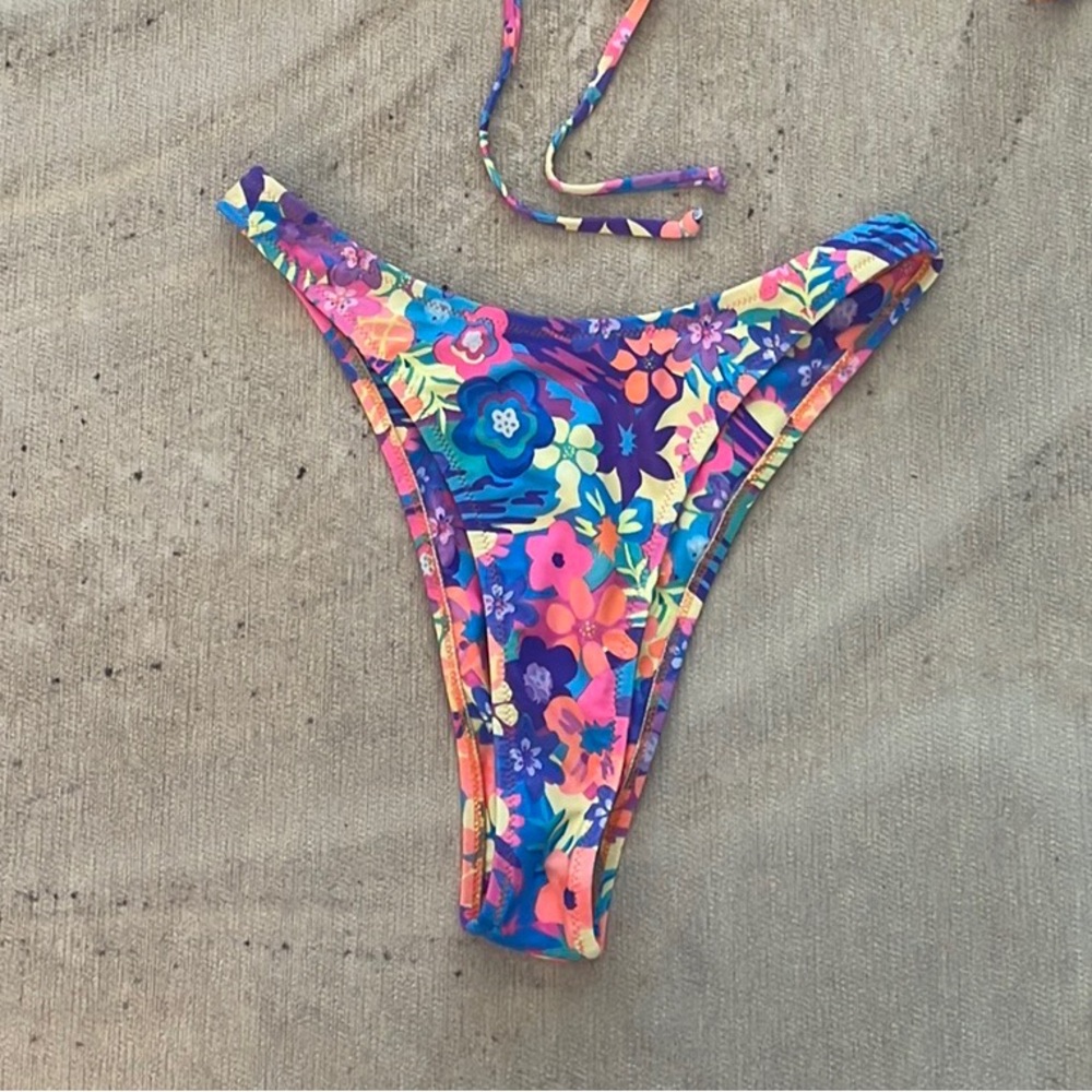 Kulani Kinis High cut Cheeky bottom